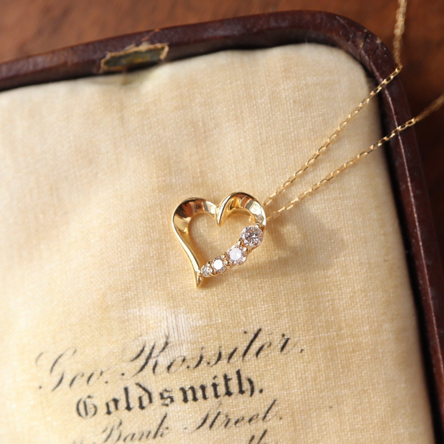 18K Ribbon Heart Diamond Necklace