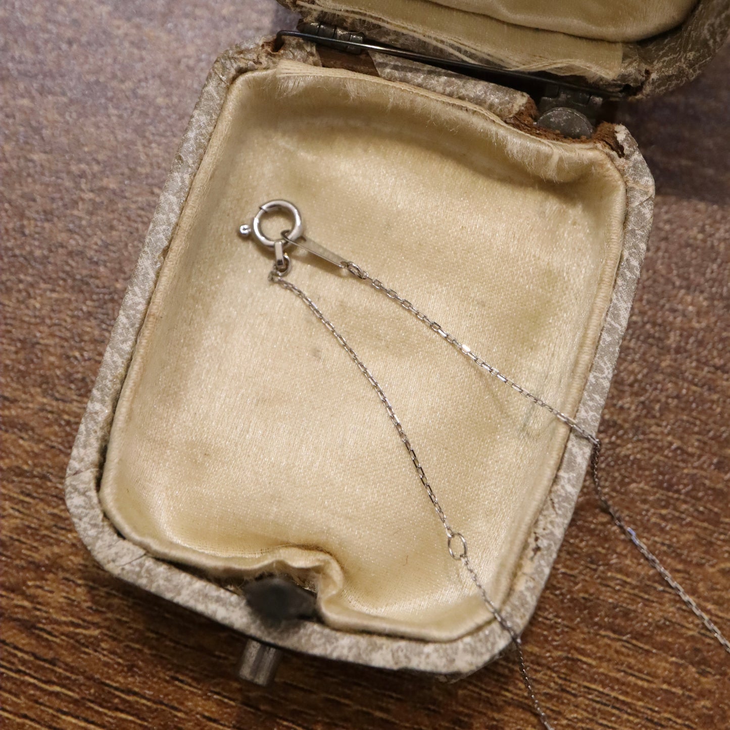 Pt850 Smile Diamond Necklace