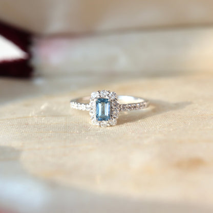 Pt900 Aquamarine Diamond Ring