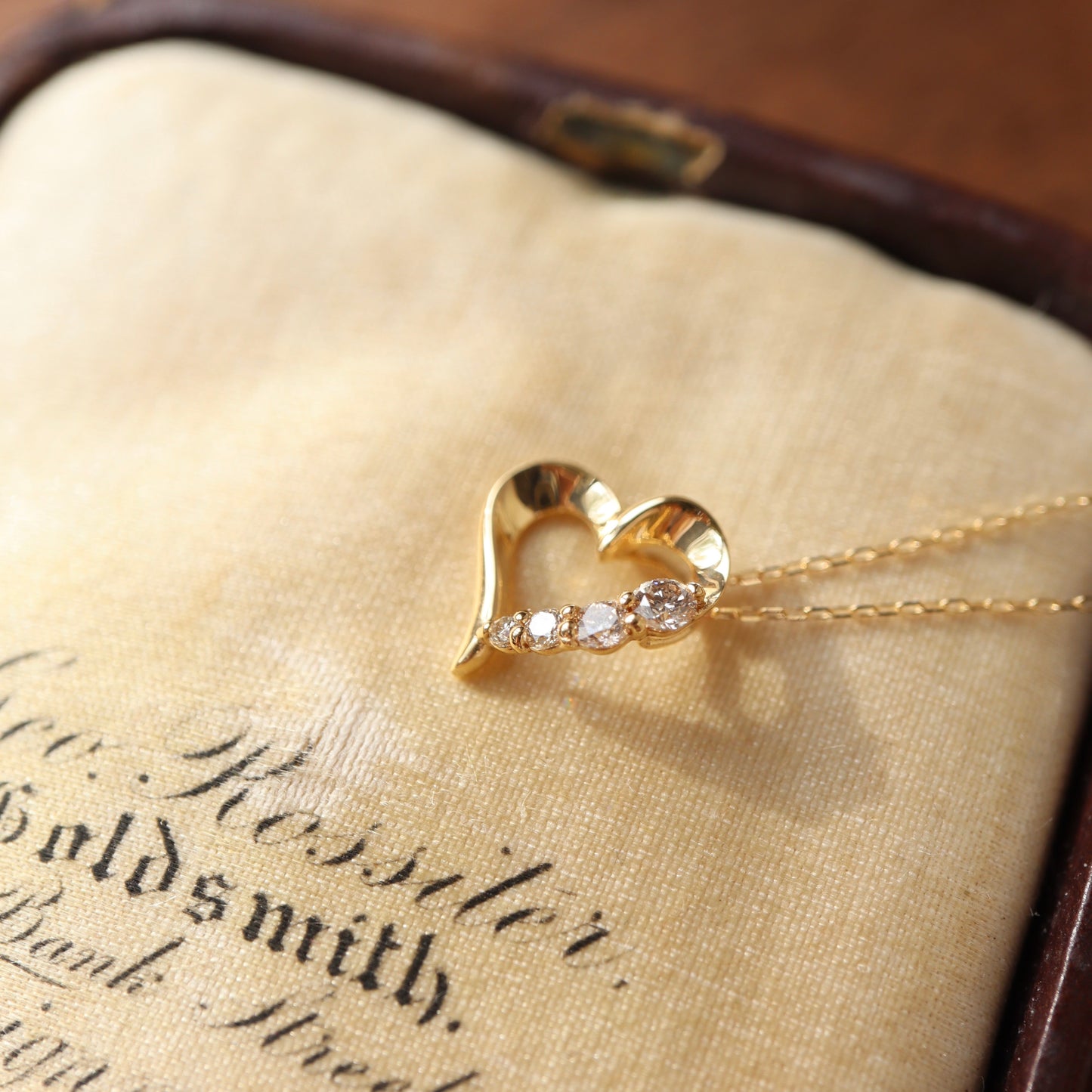 18K Ribbon Heart Diamond Necklace