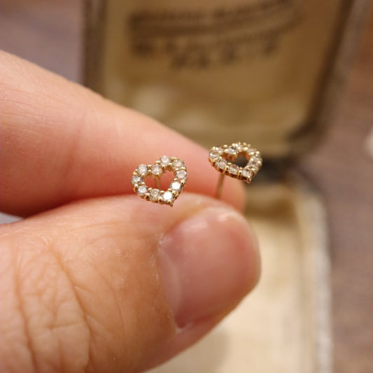 18K Dainty Heart Diamond Earrings