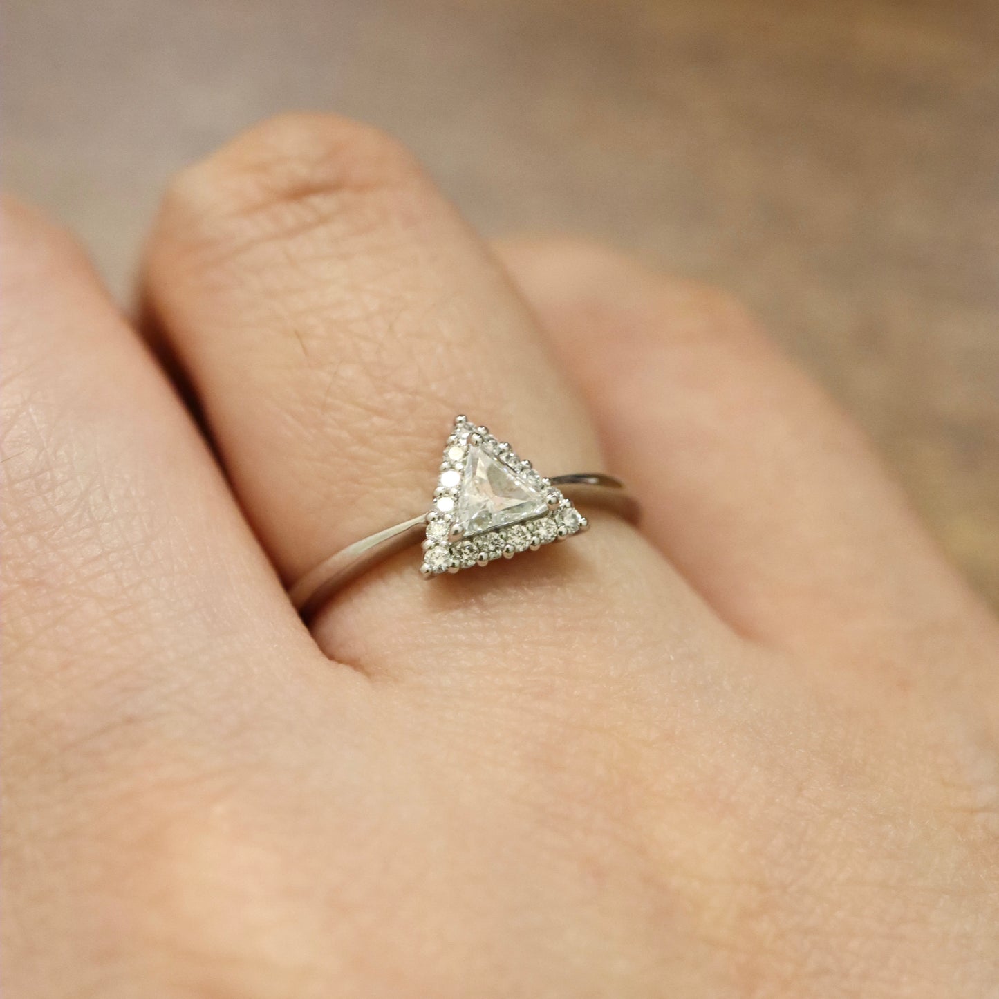 Pt900 Trillion Diamond Ring