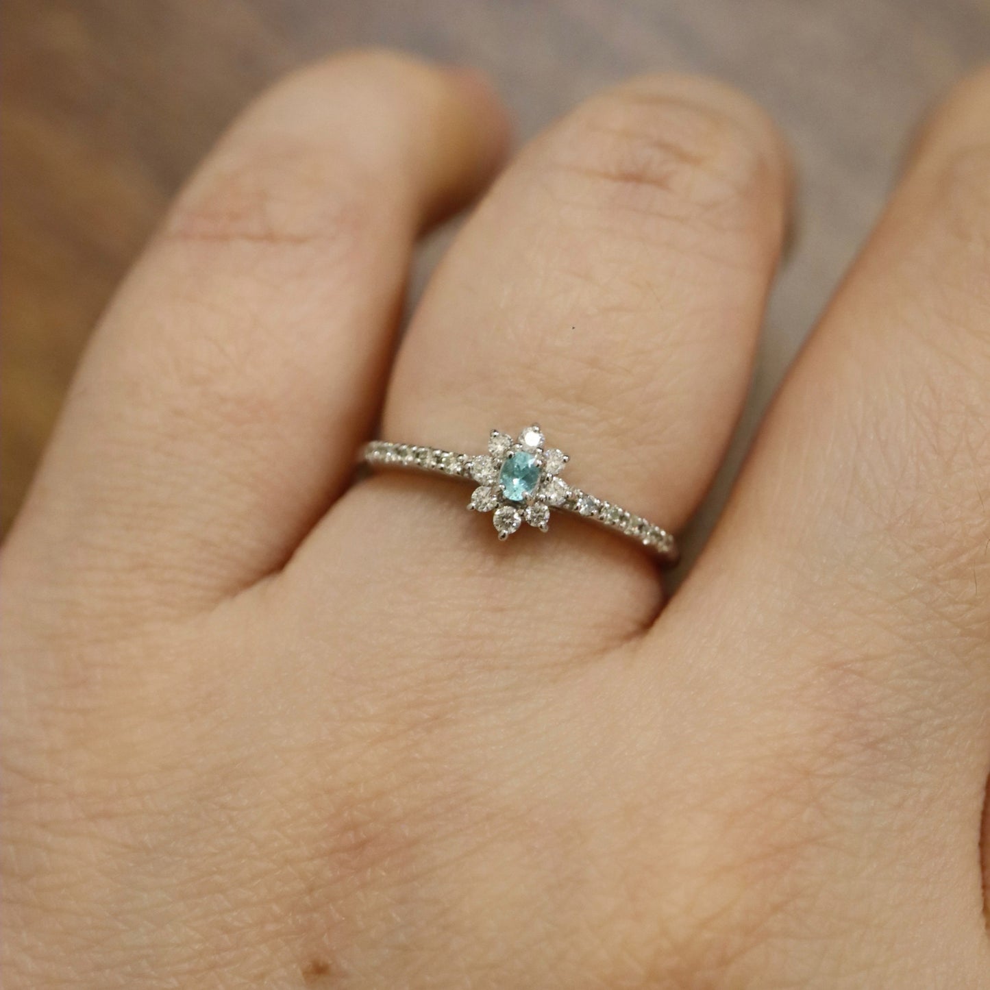 Pt950 Paraiba and Diamond Ring