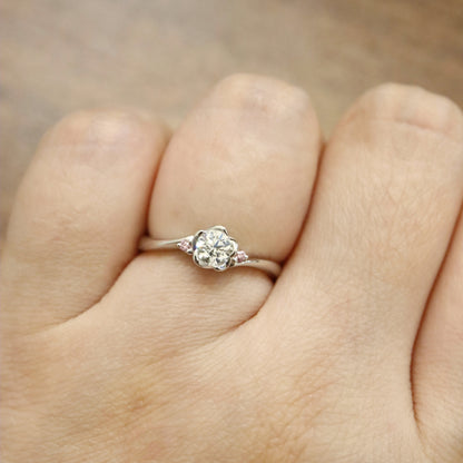 Pt950 Petal Setting Diamond Ring